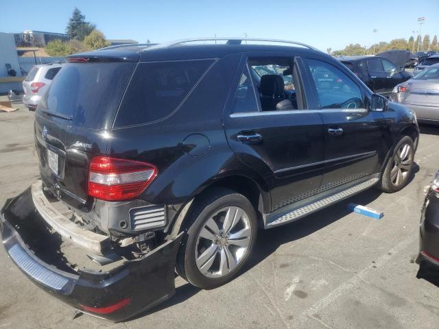 4JGBB8GB9BA730927 - 2011 MERCEDES-BENZ ML 350 4MATIC BLACK photo 3