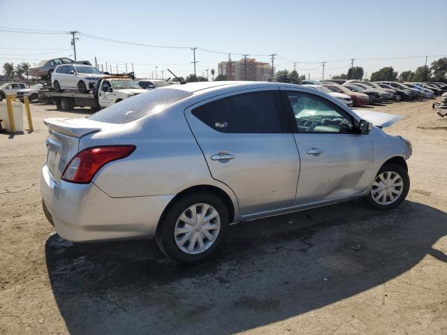 3N1CN7APXJL857825 - 2018 NISSAN VERSA S SILVER photo 3