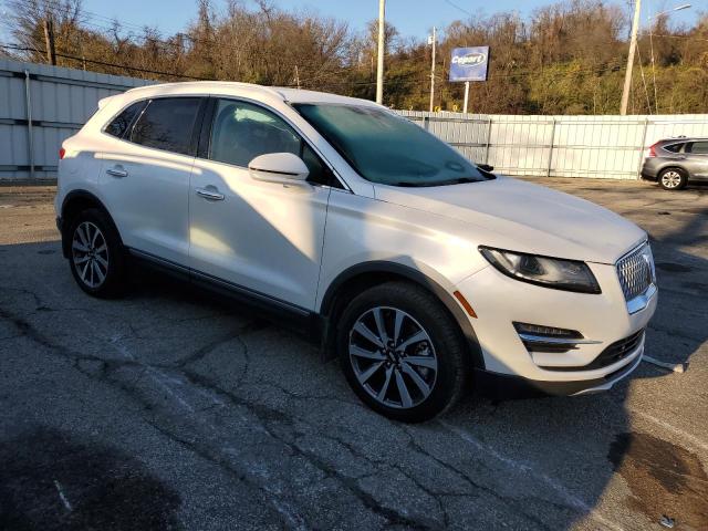 5LMCJ3D95KUL01744 - 2019 LINCOLN MKC RESERVE Beyaz fotoğraf 4