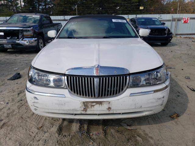 1LNHM81W9YY890791 - 2000 LINCOLN TOWN CAR EXECUTIVE WHITE photo 5