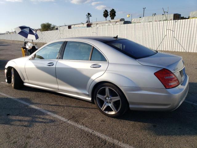 WDDNG8GB3AA292302 - 2010 MERCEDES-BENZ S 550 4MATIC SILVER photo 2