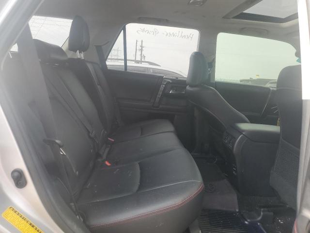 JTEBU5JR7G5380325 - 2016 TOYOTA 4RUNNER SR5/SR5 PREMIUM 银色 照片 11