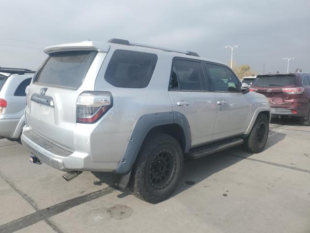 JTEBU5JR7G5380325 - 2016 TOYOTA 4RUNNER SR5/SR5 PREMIUM 银色 照片 3