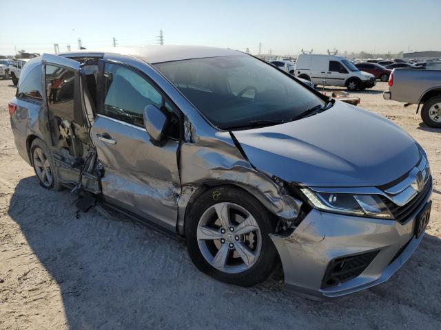 5FNRL6H59JB111229 - 2018 HONDA ODYSSEY EX SILVER photo 4