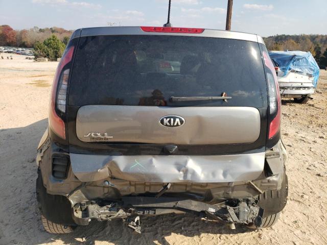 KNDJN2A25H7429574 - 2017 KIA SOUL GRAY photo 6