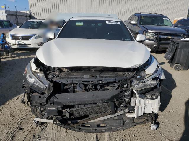 JN1EV7AP4HM736555 - 2017 INFINITI Q50 PREMIUM WHITE photo 5