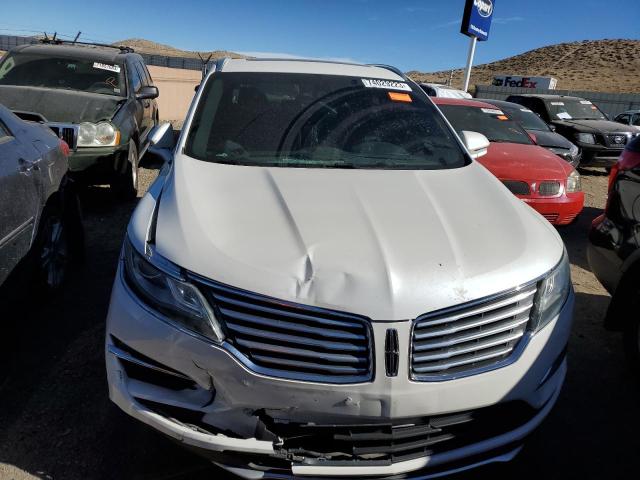 5LMCJ2D97GUJ01255 - 2016 LINCOLN MKC SELECT WHITE photo 5