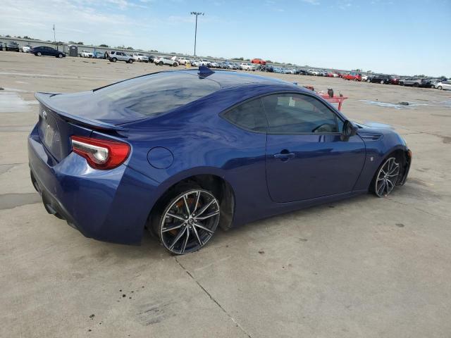 JF1ZNAA13H8702631 - 2017 TOYOTA 86 BASE BLUE photo 3