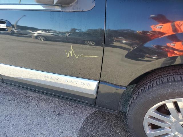 5LMJJ2H53AEJ00667 - 2010 LINCOLN NAVIGATOR შავი ფოტო 13