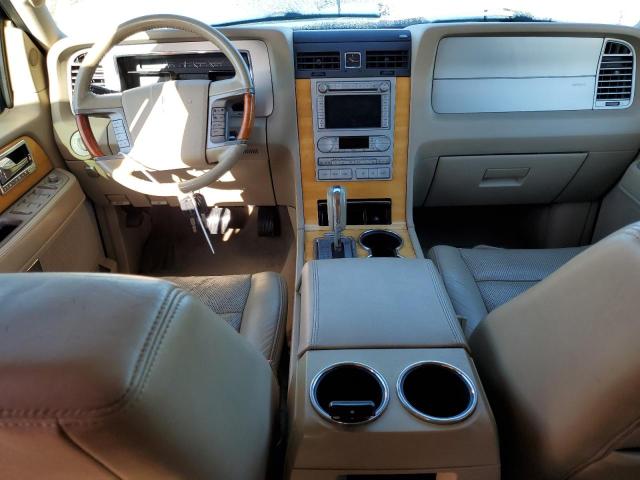 5LMJJ2H53AEJ00667 - 2010 LINCOLN NAVIGATOR შავი ფოტო 8