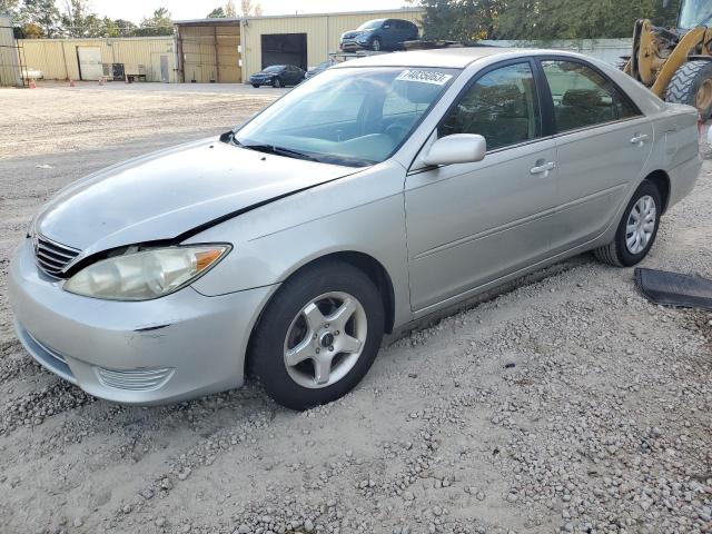4T1BE32K95U542400 - 2005 TOYOTA CAMRY LE WHITE photo 1