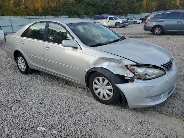 4T1BE32K95U542400 - 2005 TOYOTA CAMRY LE WHITE photo 4