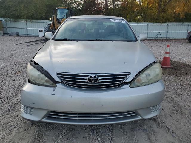 4T1BE32K95U542400 - 2005 TOYOTA CAMRY LE WHITE photo 5