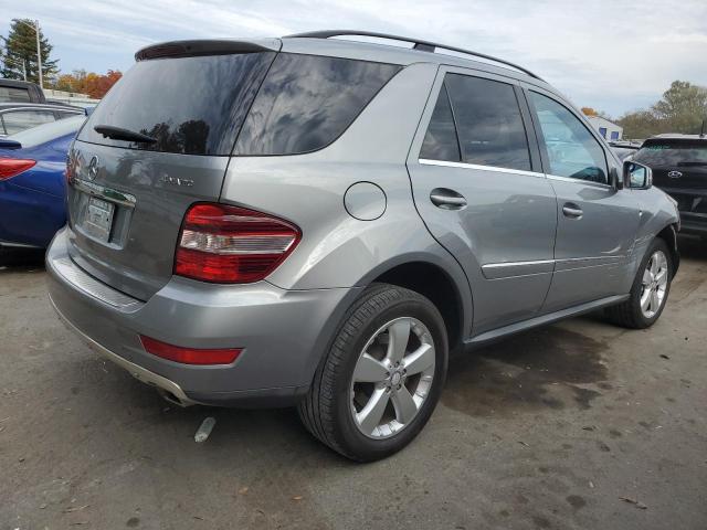 4JGBB8GB8BA746732 - 2011 MERCEDES-BENZ ML 350 4MATIC SILVER photo 3