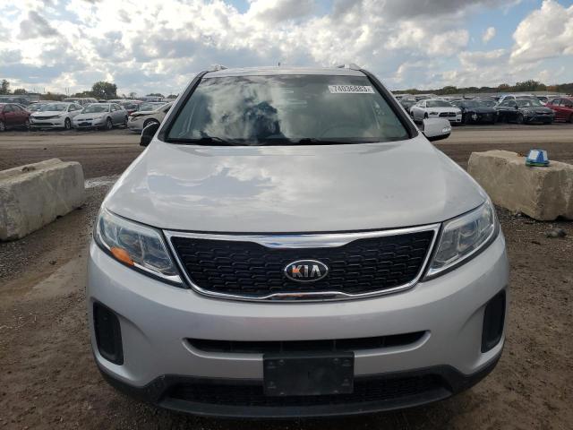 5XYKTDA76FG623080 - 2015 KIA SORENTO LX SILVER photo 5