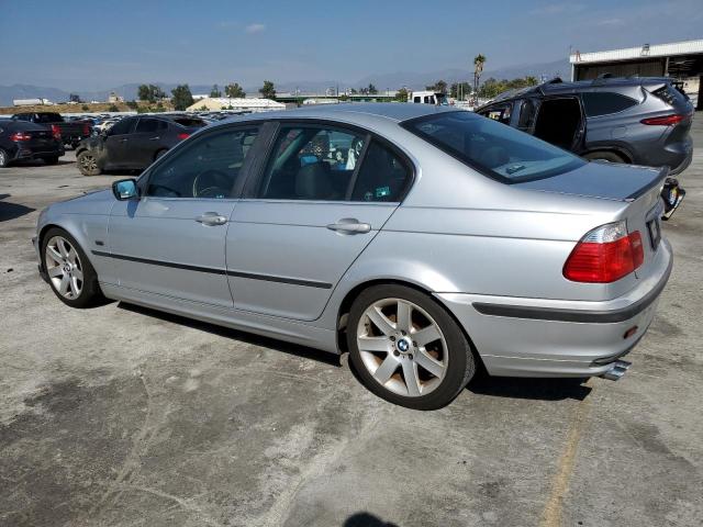 WBAAM5339YJR55779 - 2000 BMW 328 I SILVER photo 2