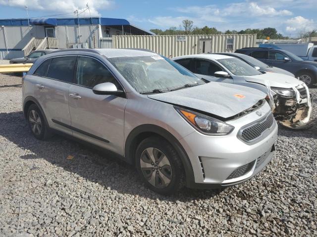 KNDCB3LC1J5189390 - 2018 KIA NIRO FE SILVER photo 4