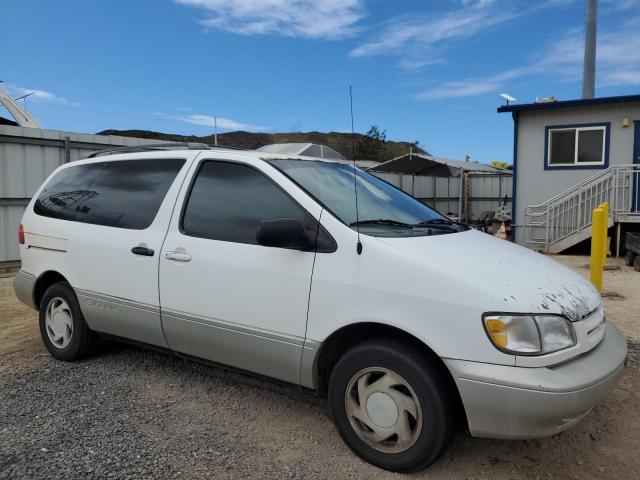 4T3ZF13C4XU134680 - 1999 TOYOTA SIENNA LE WHITE photo 4