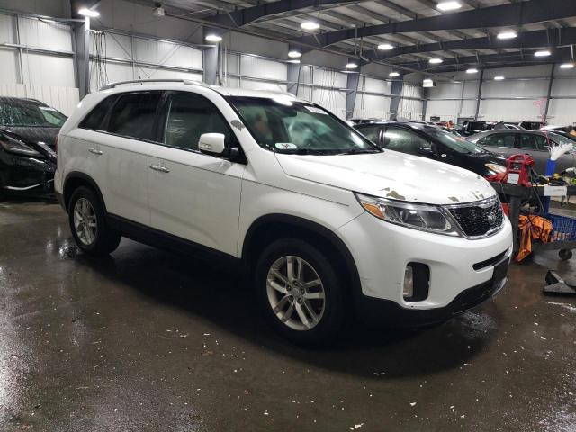 5XYKT3A64FG622480 - 2015 KIA SORENTO LX WHITE photo 4