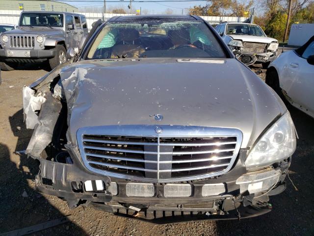 WDDNG86X28A228453 - 2008 MERCEDES-BENZ S 550 4MATIC GRAY photo 5