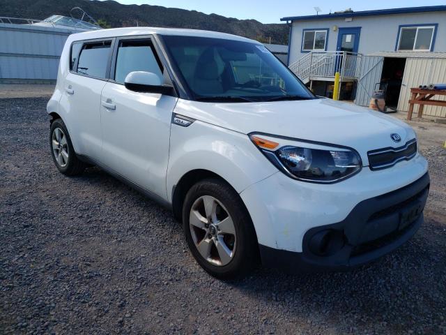 KNDJN2A29H7470421 - 2017 KIA SOUL WHITE photo 4