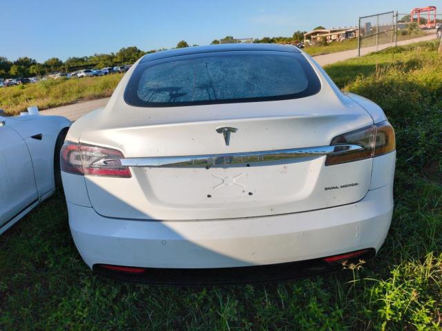 5YJSA1E24LF370718 - 2020 TESLA MODEL S WHITE photo 6