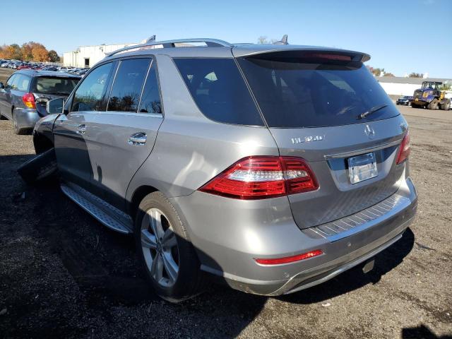 4JGDA5HB7DA262353 - 2013 MERCEDES-BENZ ML 350 4MATIC GRAY photo 2