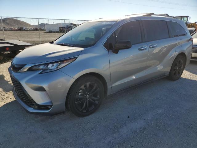 5TDXRKEC5PS139762 - 2023 TOYOTA SIENNA XSE SILVER photo 1