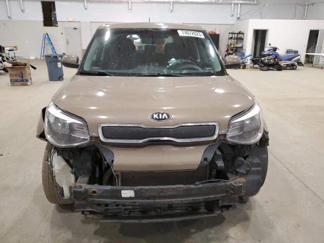 KNDJN2A20G7262877 - 2016 KIA SOUL BROWN photo 5