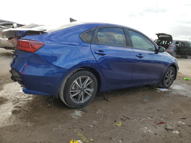 3KPF24AD3PE559203 - 2023 KIA FORTE LX BLUE photo 3