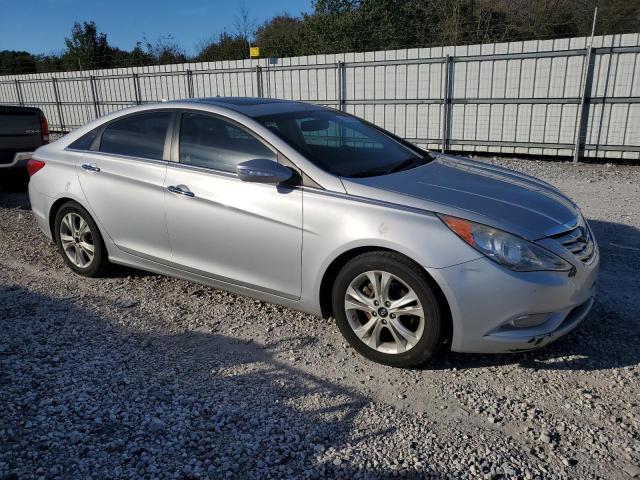 5NPEC4AC1BH003847 - 2011 HYUNDAI SONATA SE SILVER photo 4