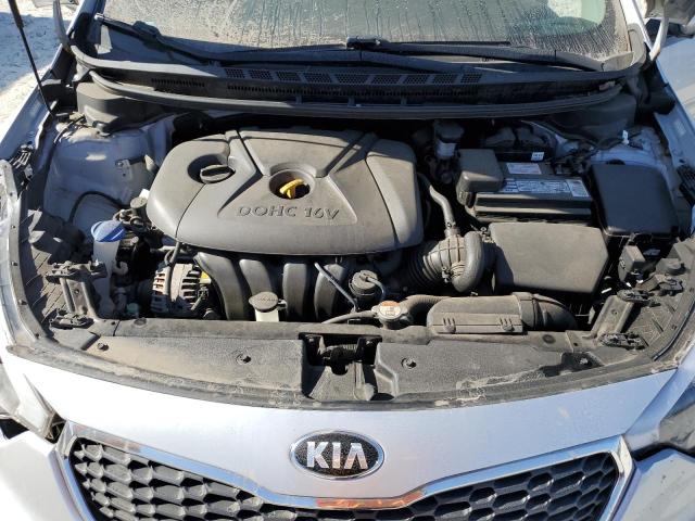 KNAFK4A69G5605109 - 2016 KIA FORTE LX SILVER photo 11