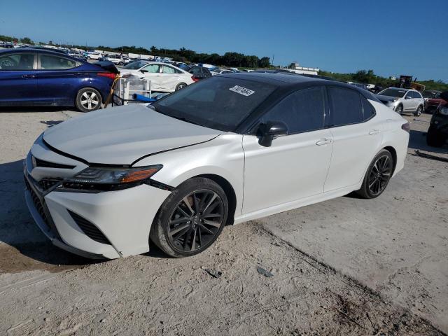 4T1BZ1HK1KU026513 - 2019 TOYOTA CAMRY XSE WHITE photo 1