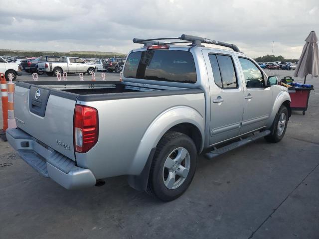 1N6AD07W05C448857 - 2005 NISSAN FRONTIER CREW CAB LE SILVER photo 3