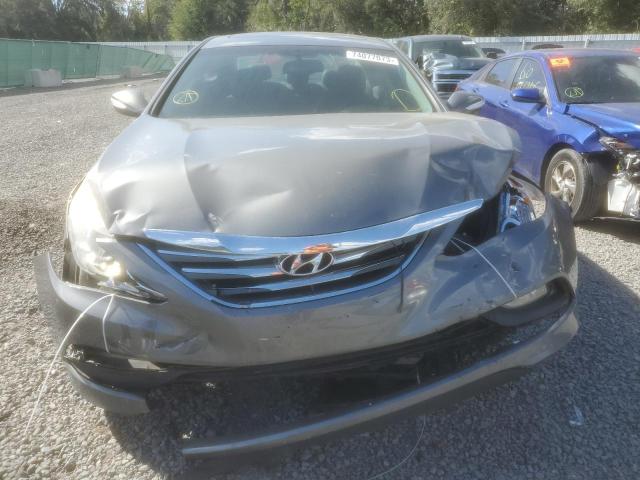 5NPEC4AB2EH942985 - 2014 HYUNDAI SONATA SE SILVER photo 5