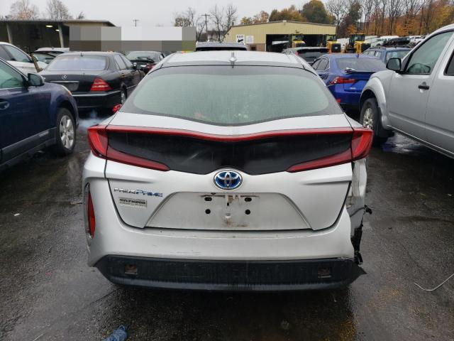 JTDKARFP3H3000468 - 2017 TOYOTA PRIUS PRIM 银色 照片 6