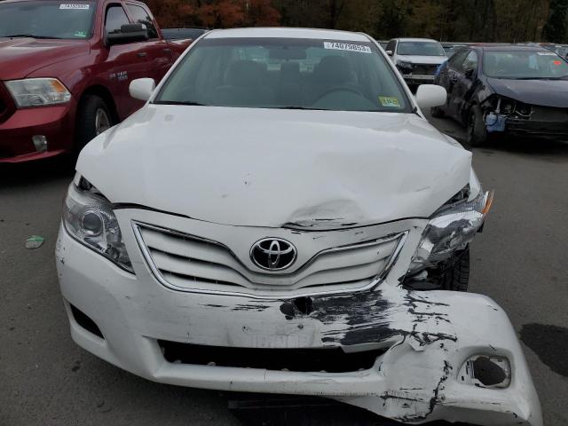 4T1BF3EKXAU563193 - 2010 TOYOTA CAMRY BASE WHITE photo 5