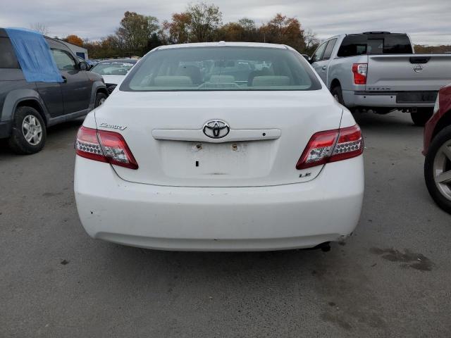 4T1BF3EKXAU563193 - 2010 TOYOTA CAMRY BASE WHITE photo 6