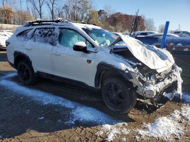 4S4BTGUD8N3128882 - 2022 SUBARU OUTBACK WILDERNESS WHITE photo 4