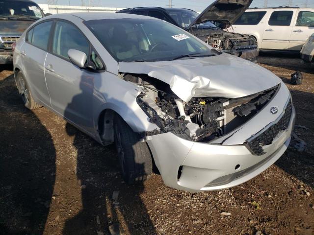 3KPFL4A73JE191801 - 2018 KIA FORTE LX SILVER photo 4