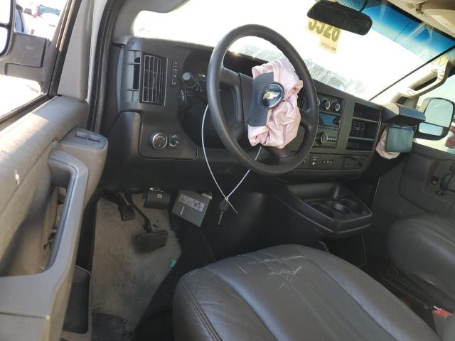 1GCWGBFP7J1331241 - 2018 CHEVROLET EXPRESS G2 WHITE photo 8