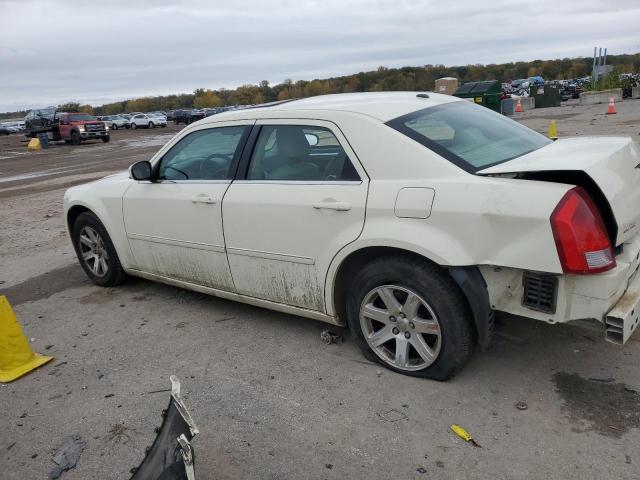 2C3KA53G87H898725 - 2007 CHRYSLER 300 TOURING WHITE photo 2