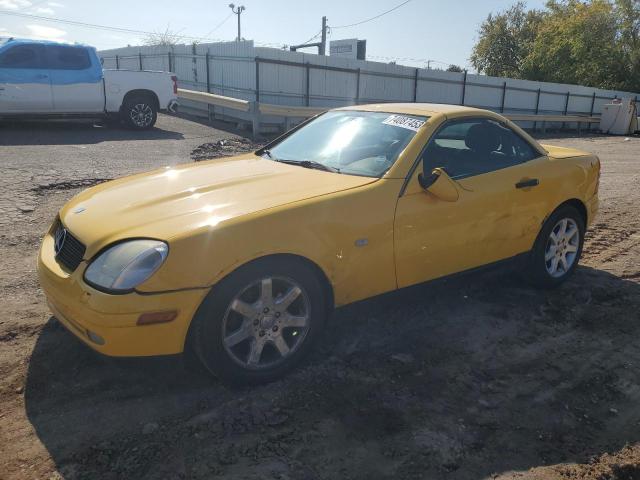 WDBKK47F1WF069109 - 1998 MERCEDES-BENZ SLK 230 KOMPRESSOR YELLOW photo 1