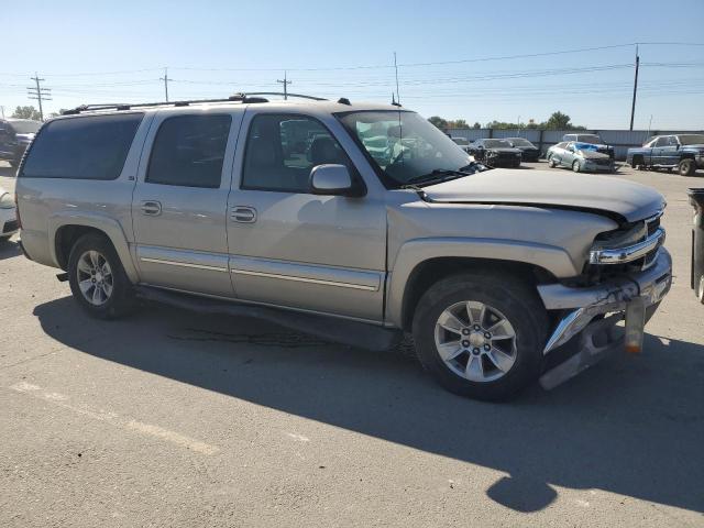 1GNFK16Z94J156657 - 2004 CHEVROLET SUBURBAN K1500 GRAY photo 4