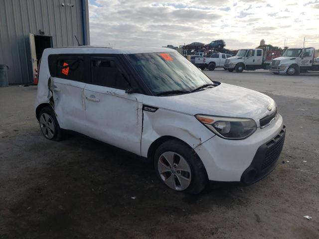 KNDJN2A23F7115760 - 2015 KIA SOUL WHITE photo 4