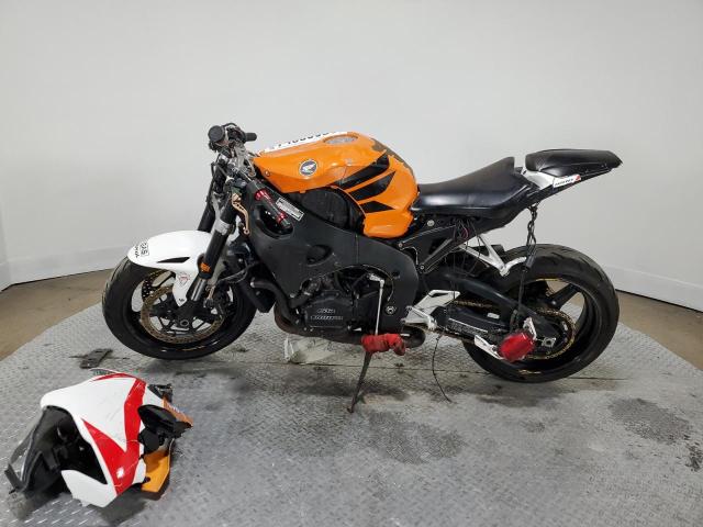 JH2SC59018M003923 - 2008 HONDA CBR1000 RR ORANGE photo 3