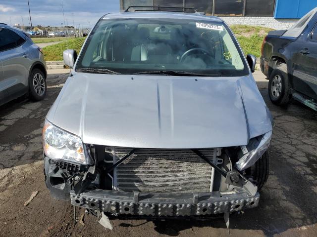 2C4RC1BG1ER311254 - 2014 CHRYSLER TOWN & COU TOURING SILVER photo 5