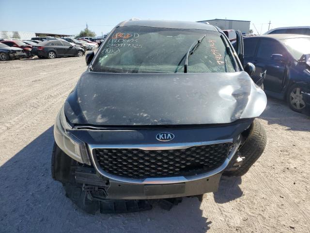 KNDMB5C11H6339467 - 2017 KIA SEDONA LX GRAY photo 5