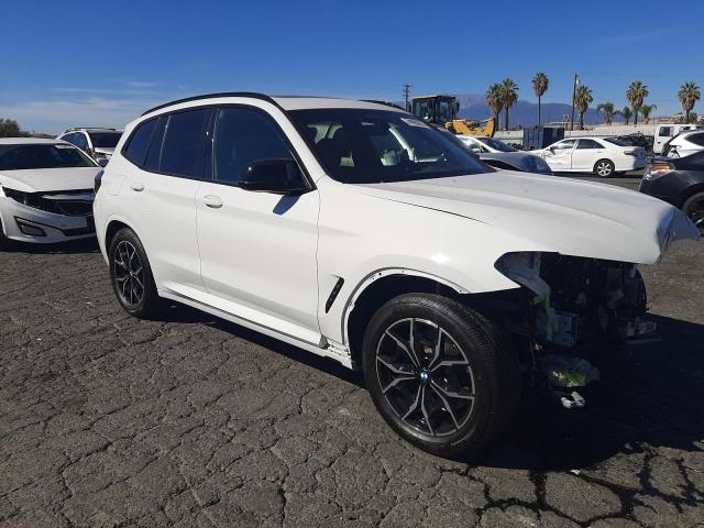 5UX83DP04R9T55431 - 2024 BMW X3 M40I WHITE photo 4