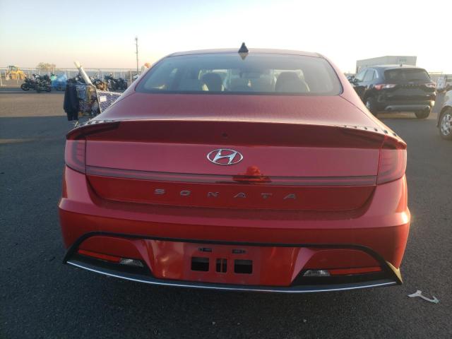 5NPEG4JA8MH113557 - 2021 HYUNDAI SONATA SE RED photo 6